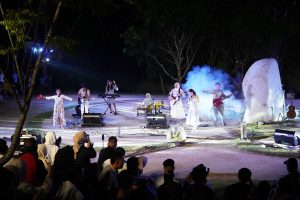 Suasan Festas seni dan budaya do.str